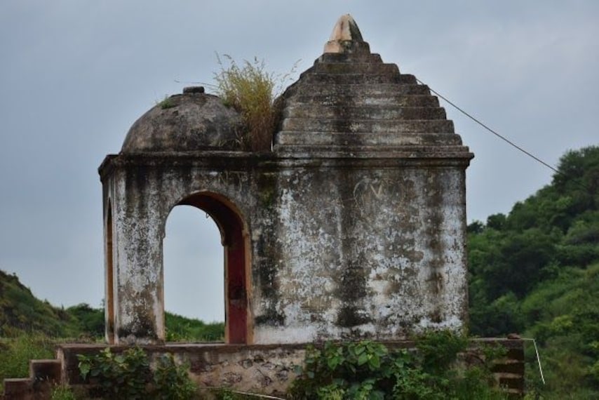 Shana Dungar Caves-5